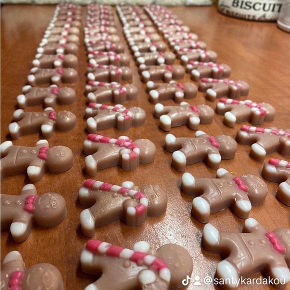 Wax melts Gingerbread Man Candies - Picture 3 of 4